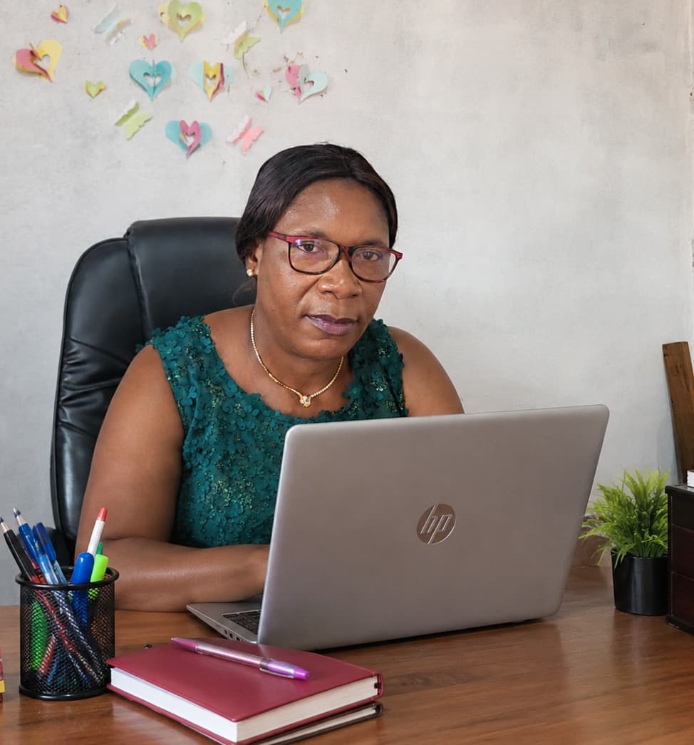 Mme Yvette PELLA